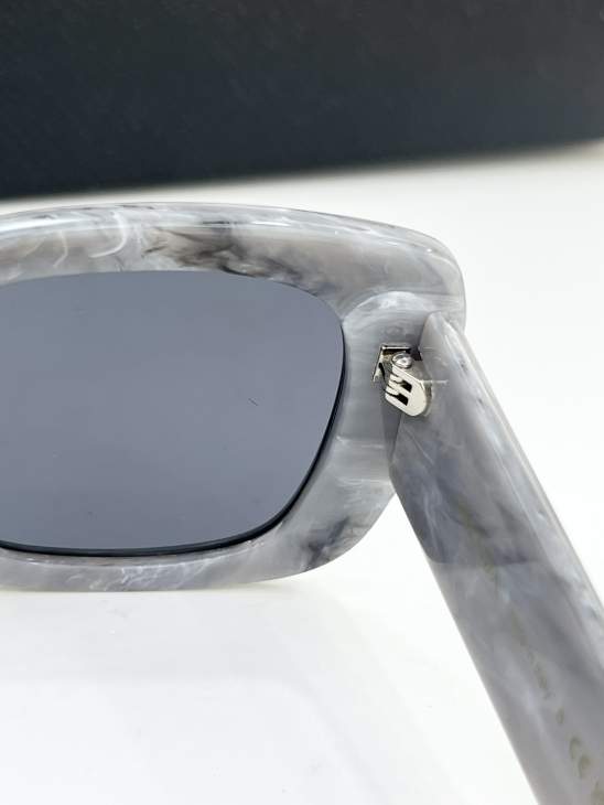 Picture of Prada Sunglasses _SKUfw80915331fw